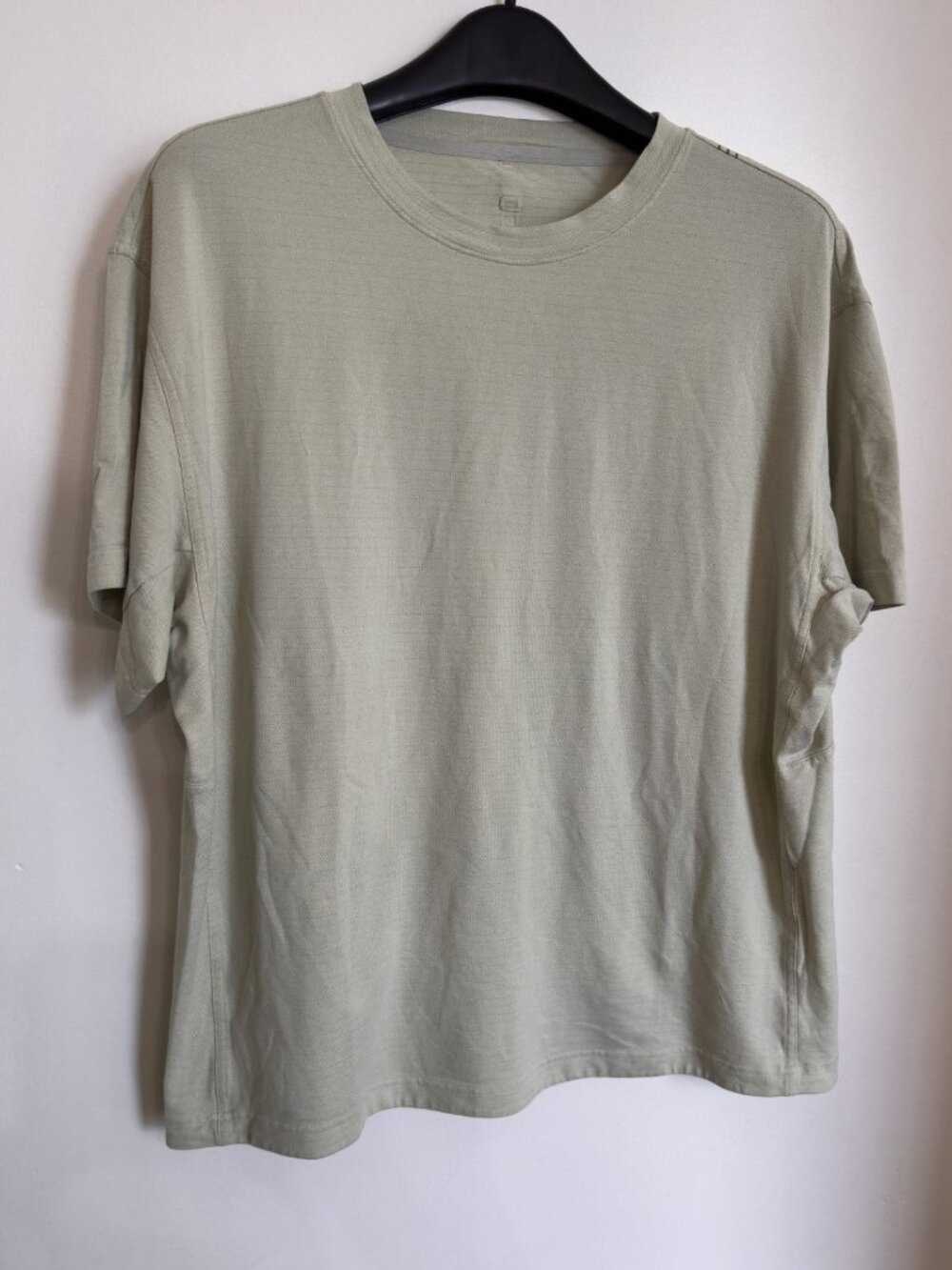 MEN'S LULULEMON SHIRT IN LIGHT GREEN